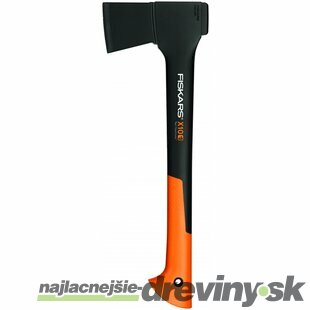 Sekera FISKARS X10 univerzálna pre chatárov 121443