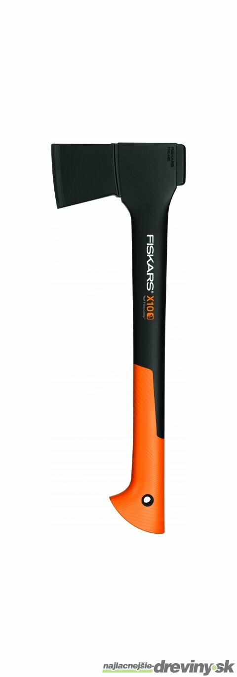 Sekera FISKARS X10 univerzálna pre chatárov 121443